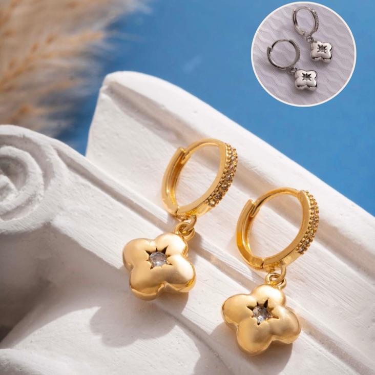 BRINCO DE ARGOLA COM PINGENTE TREVO EM ZIRCÔNIA BANHO DE OURO 18K