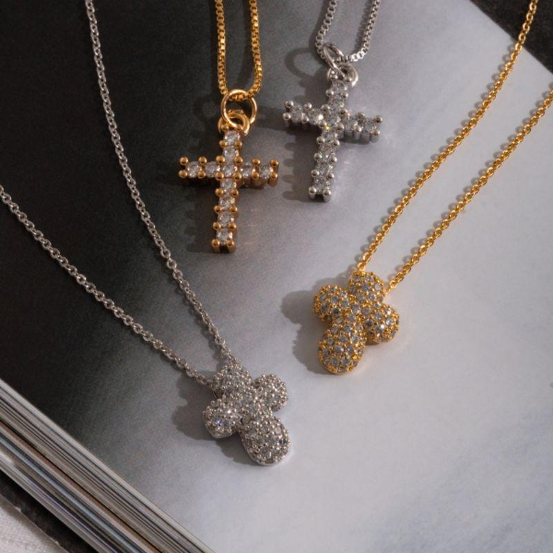 COLAR ELO PORTUGUÊS COM MINI CRUZ BOMBE CRAVEJADA EM BANHO DE OURO 18K